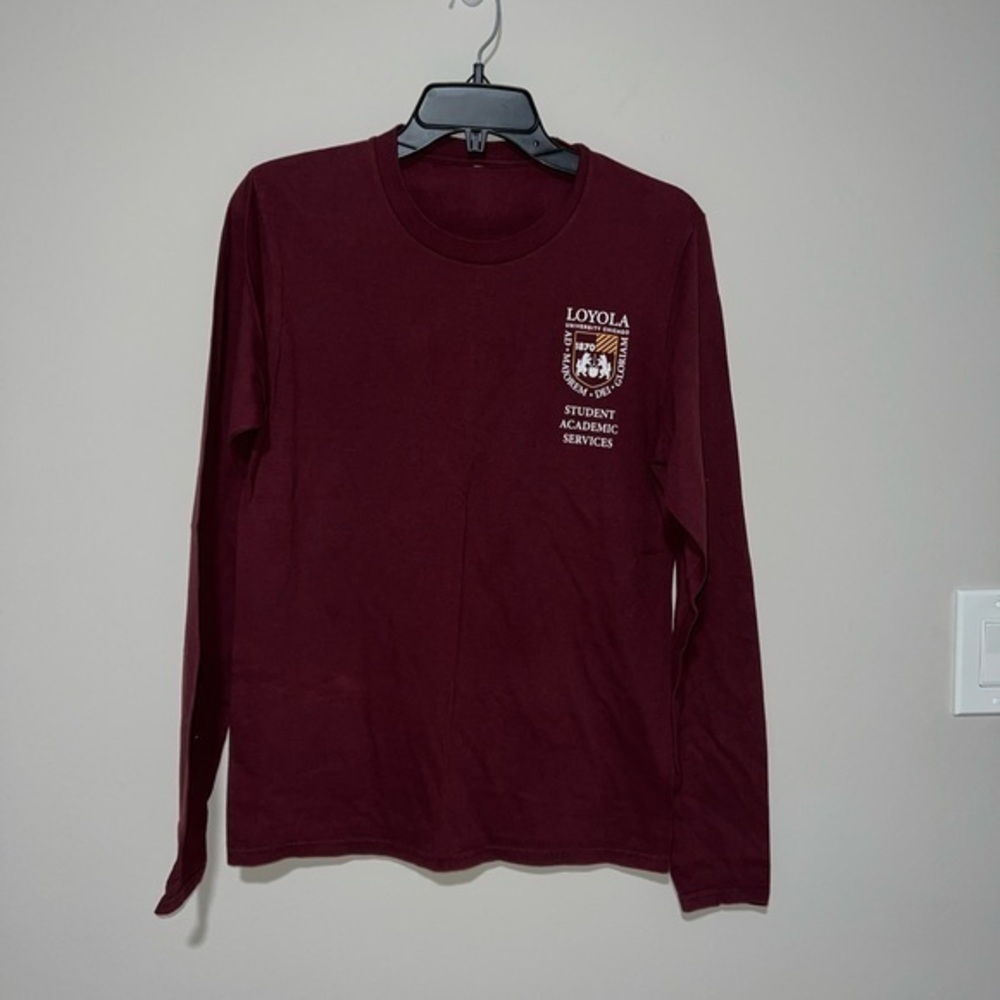 Burgundy Loyola University Chicago  Student Academic Services long sleeve S